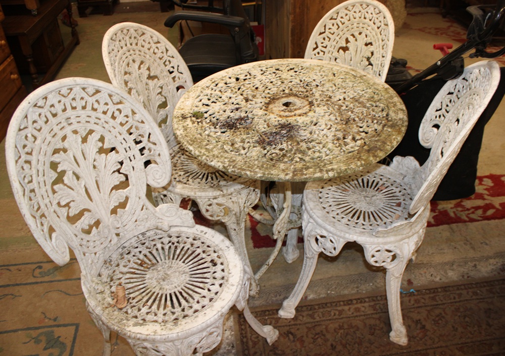 Aluminium patio set (20th Aug)