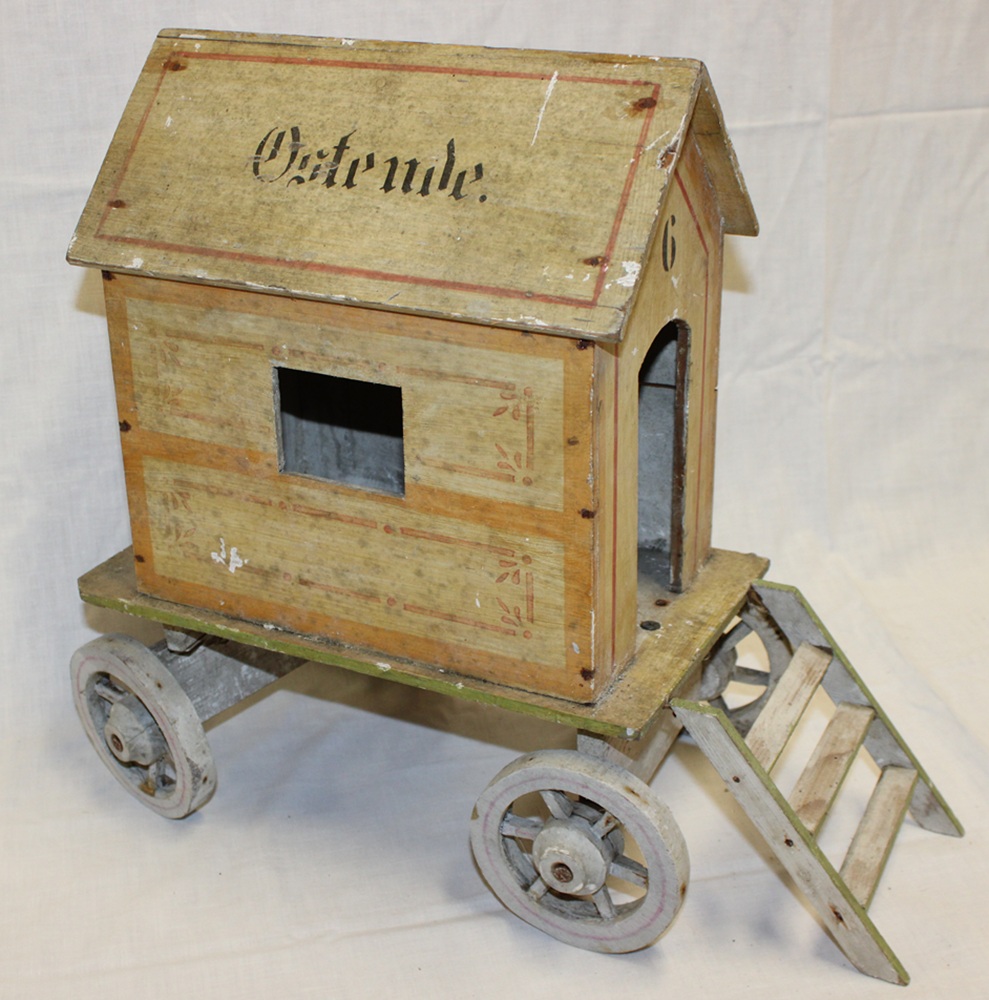 Victorian toy bathing hut - next Collectors Sale 29th & 30th Oct